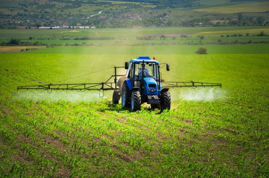 tractor op veld