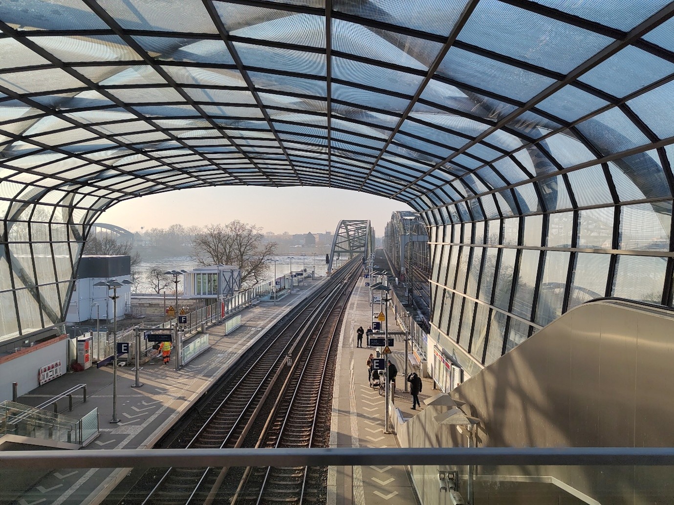 Ambitious new construction and urban expansion in Hamburg.